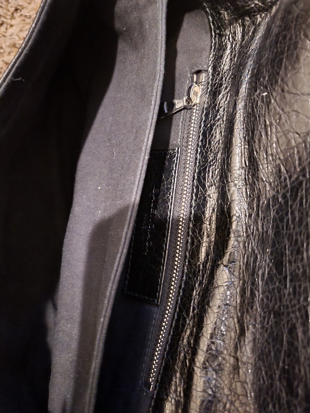 Balenciaga Agneau Giant 12 Silver Hardware Envelope Strap Clutch - Picture 6 of 12